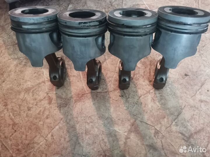 Поршень с шатуном