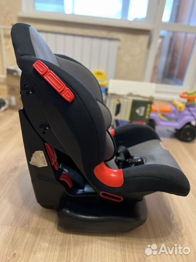 Автомобильное кресло