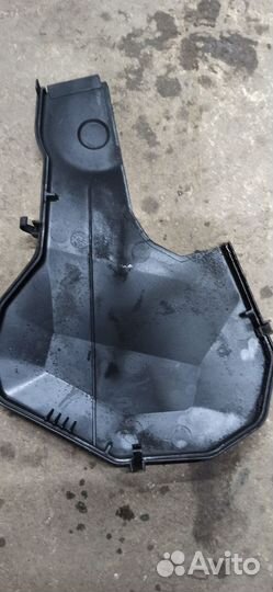 Крышка кожух грм Audi a6c5 2.4-2.8
