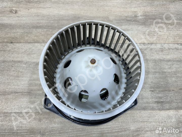 Моторчик печки вентилятор Infiniti QX80 QX70 QX50