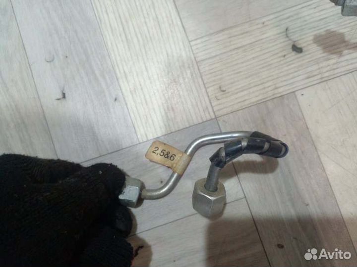 Трубка топливная Land Rover Discovery 4 L319