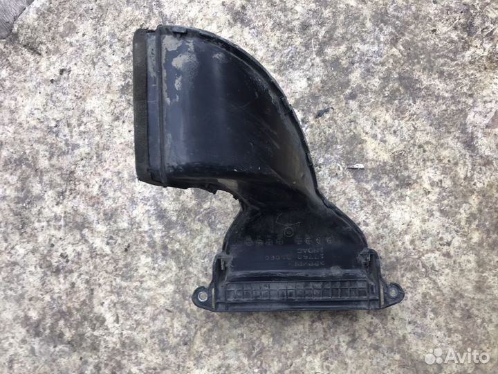 Патрубок воздушного фильтра Camry V70 Toyota