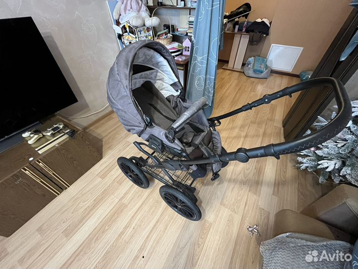 Коляска 2в 1 состояние новой