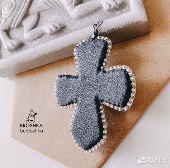 Подвеска Крест из бисера