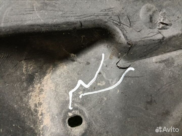 Защита арок (подкрылок) передняя правая Mitsubishi