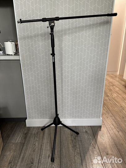 Стойка для микрофона напольная