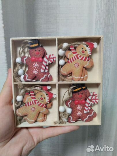 Новогодние игрушки на елку