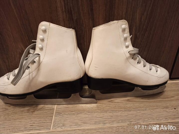 Коньки фигурные на девочку 35 размер