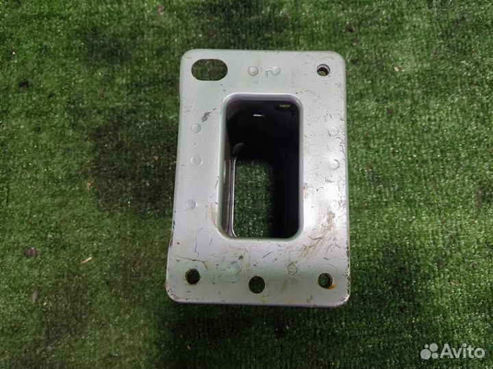 Кронштейн усилителя бампера KIA ceed (ED) 2010