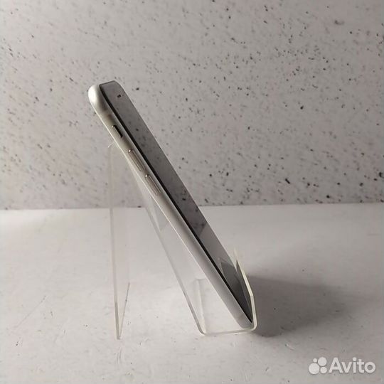 iPhone SE (2020), 64 ГБ