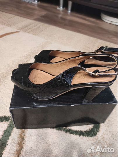 Босоножки, туфли