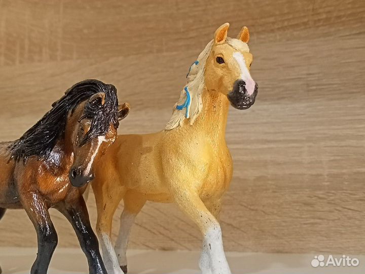 Фигурки лошадей schleich