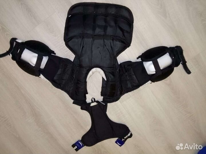 Хоккейная вратарская форма