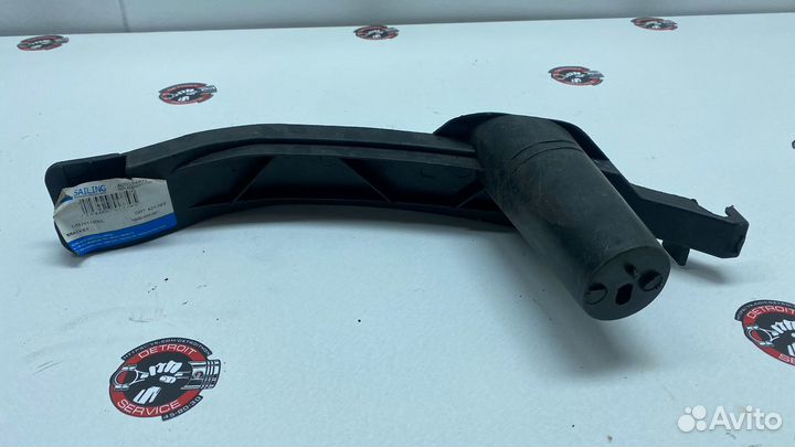 Кронштейн подфарный левый sailing L042011800L