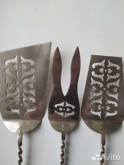 Столовые приборы для сервировки