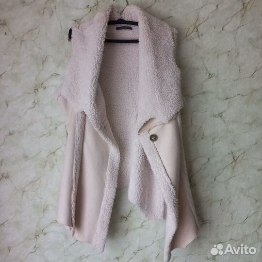 Жилет стильный облегченный размер S Carla Giannini