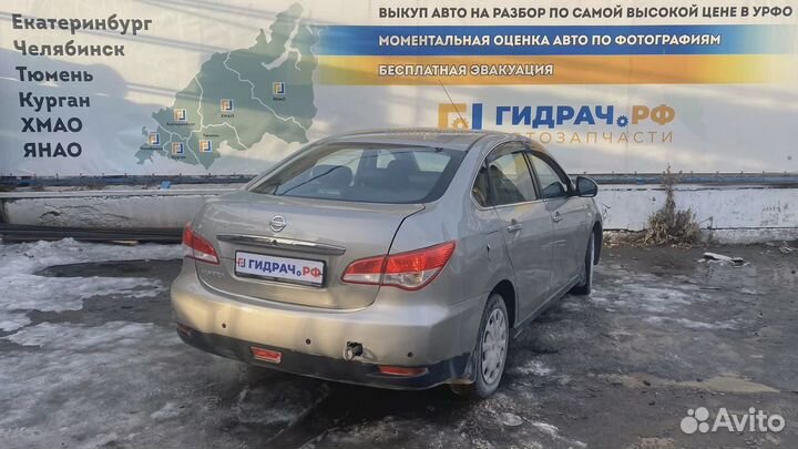 Обшивка стойки средней левой верхняя Nissan Almera