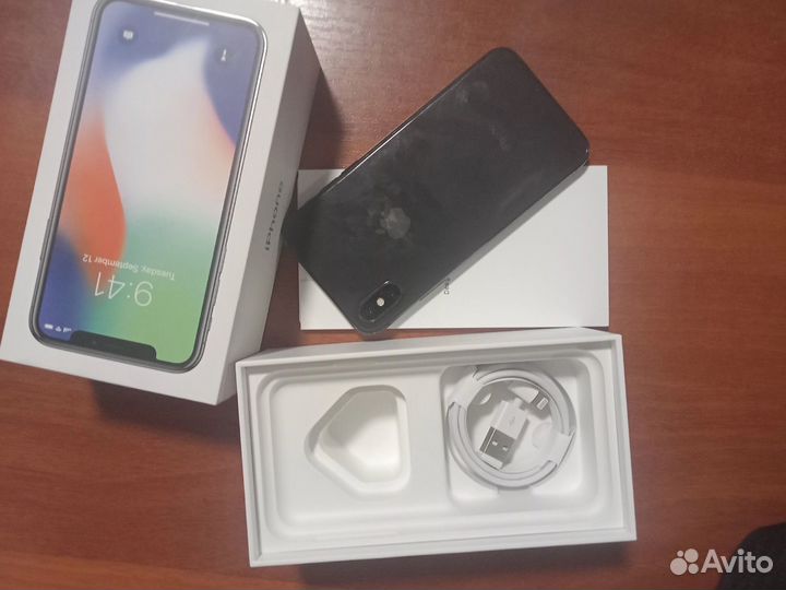 iPhone X, 64 ГБ