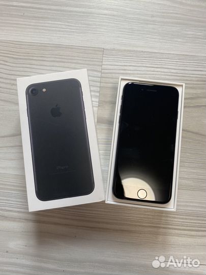 Apple iPhone 7, 32gb, черный матовый
