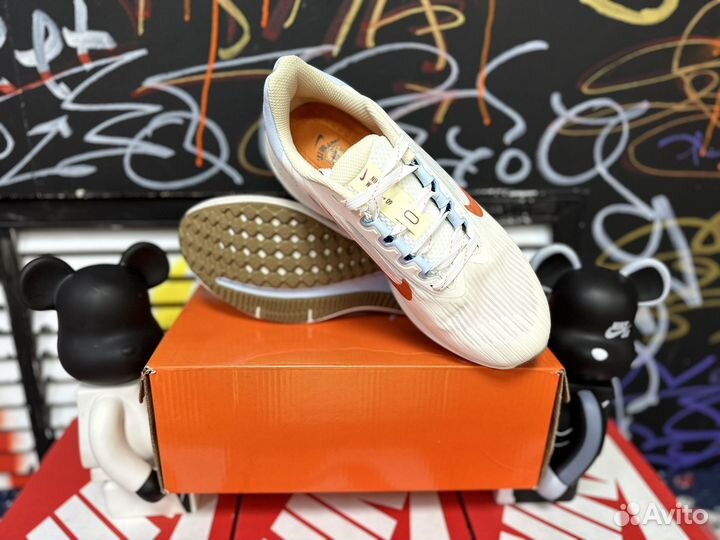 Кроссовки женские Nike