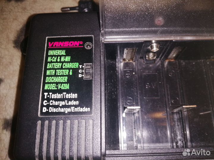 Зарядное устройство Vanson V-629A