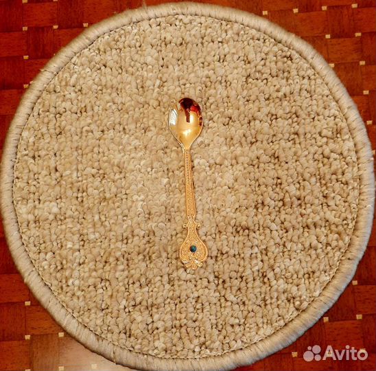 Кофейная чашка с ложечкой