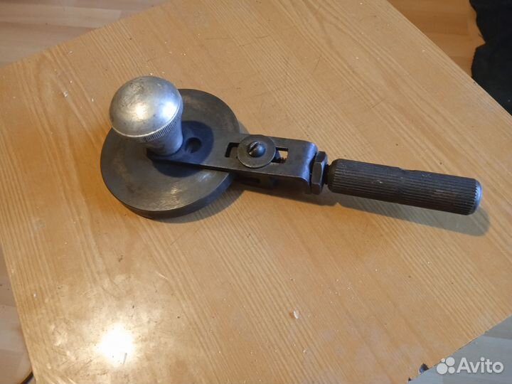 Закрыватель стеклянных банок