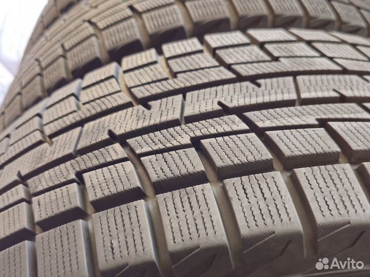 Yokohama Ice Guard IG30 215/60 R17