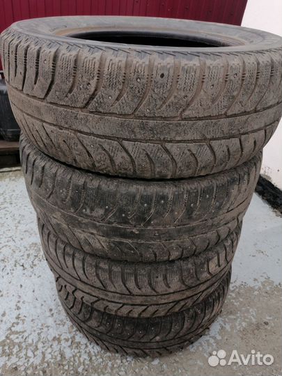 Bridgestone Ice Cruiser 7000 225/60 R16 102T