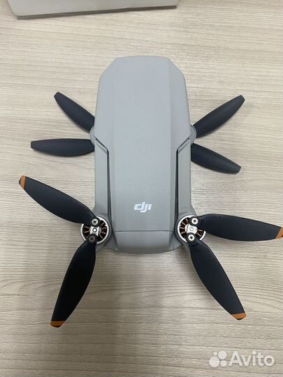 Квадрокоптер dji