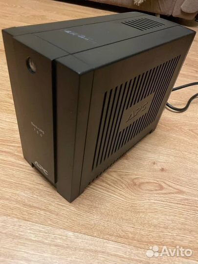 Бесперебойник APC Back-UPS