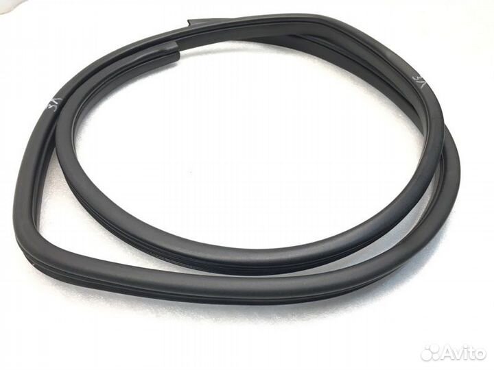 Уплотнительная резинка задняя левая Kia Optima 3