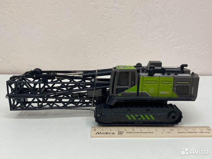 Кран новый 1:50