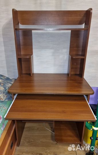 Стол компьютерный с полкой, ширина 80 см