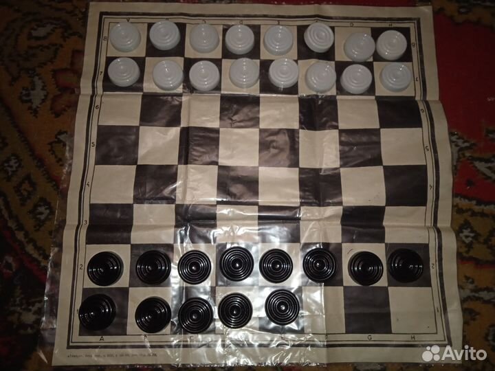 Сувенирные магнитные шахматы из СССР