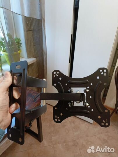 Кронштейн для телевизора поворотный, новый