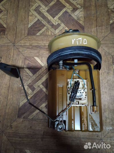 Датчик уровня топлива мерседес Вито 638