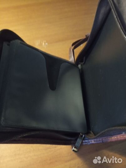 Портмоне из натур. кожи для CD и DVD дисков, новое