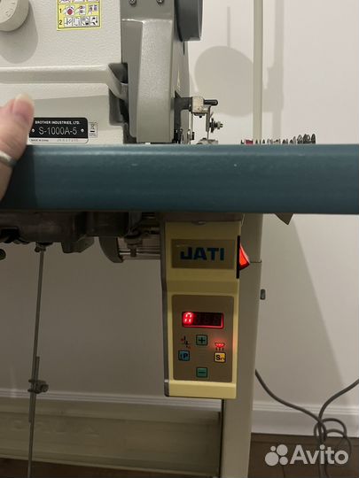 Прямострочная промышленная швейная машина brother