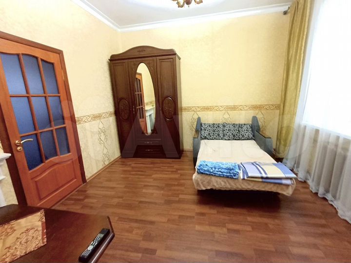 3-к. квартира, 80 м², 1/3 эт.