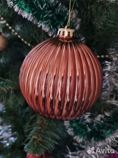 Шары огромные, можно на уличную ёлку. Новые в упак