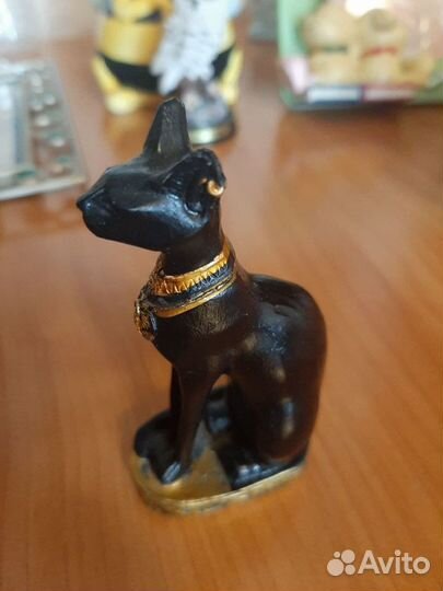 Статуэтки разные