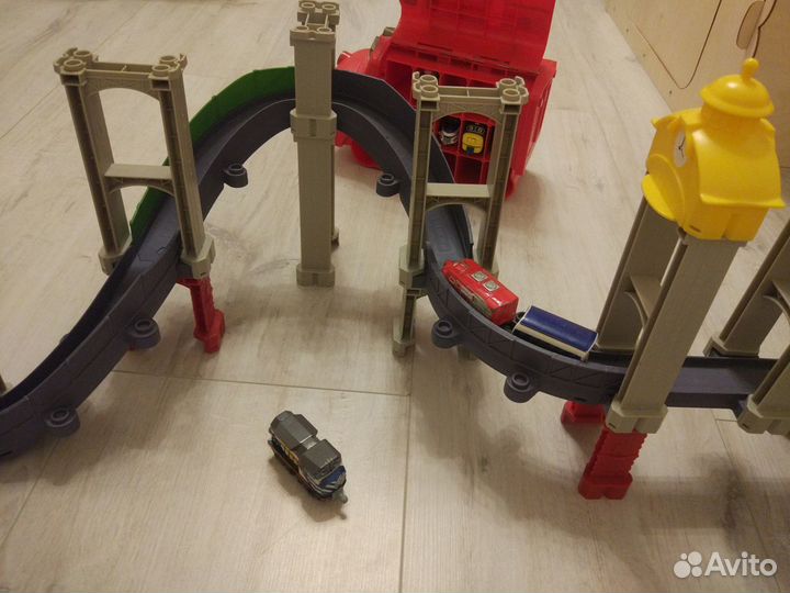 Игрушка железная дорога и паровозики Чанингтон