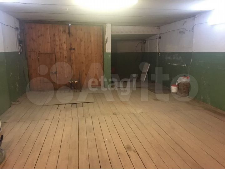 Гараж, > 30 м²