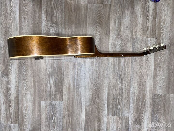 Акустическая гитара