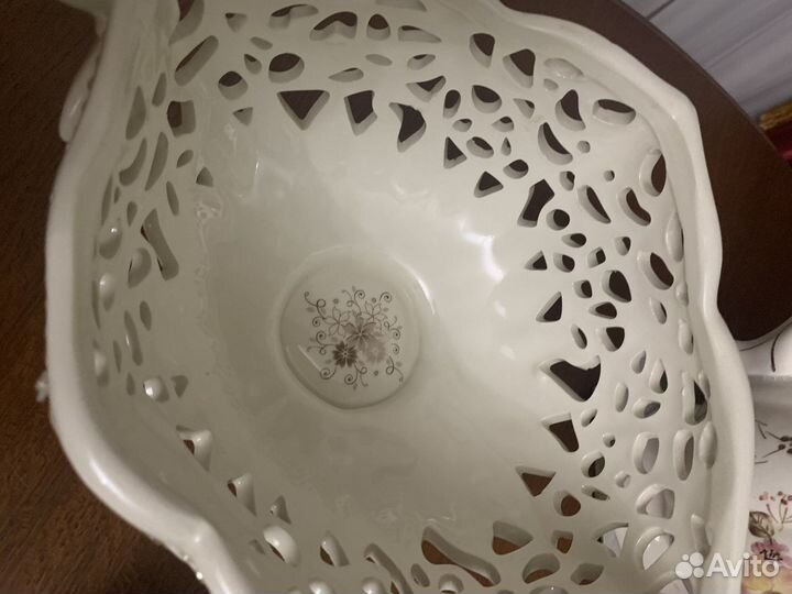 Ваза прорезной фарфор