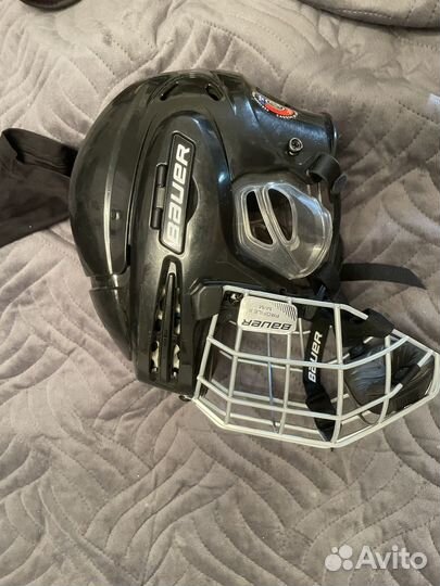 Хоккейный шлем