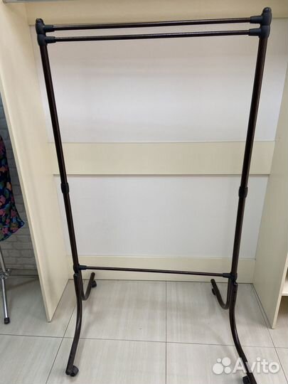 Стойка для одежды напольная