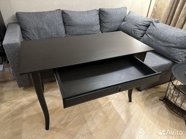 Письменный стол IKEA