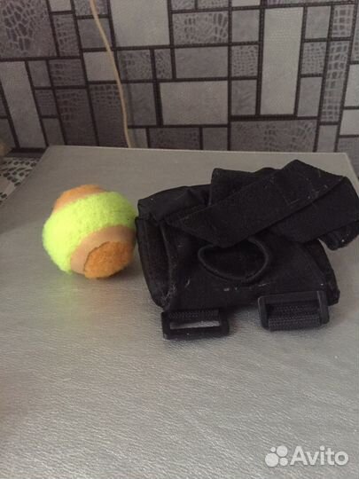 Мяч для гольфа,и наколейник